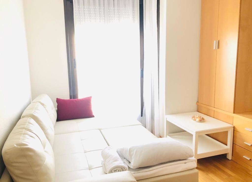 Suites Madrid Belfast 13 Ifema Airport Bagian luar foto